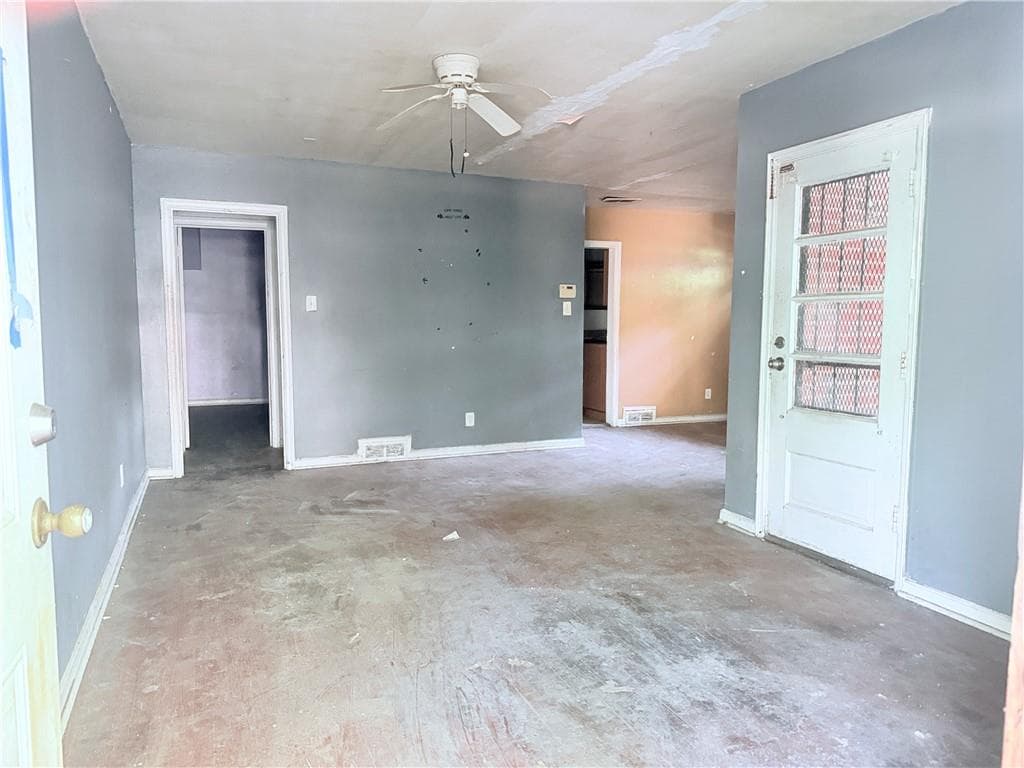 3 bedroom, 2 bathroom, 1,212 sq ft single family residence under contract at 1164 Dolphin Drive, Atlanta, GA 30311 — photo 2