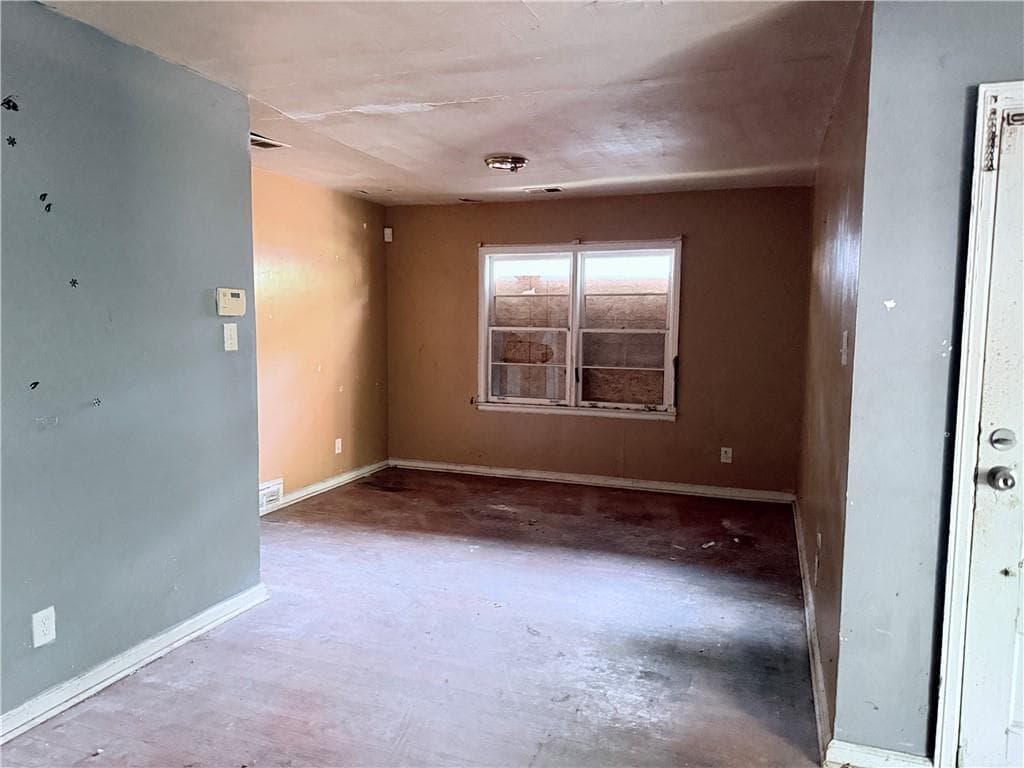 3 bedroom, 2 bathroom, 1,212 sq ft single family residence under contract at 1164 Dolphin Drive, Atlanta, GA 30311 — photo 3