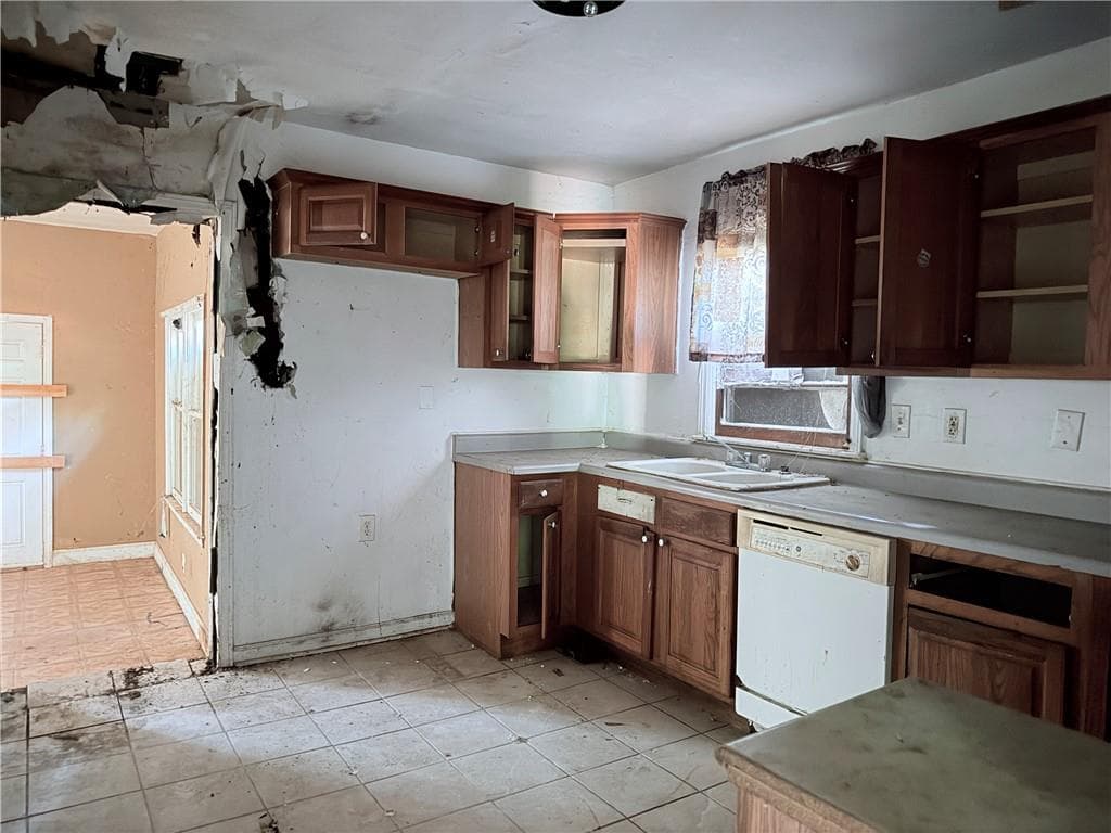 3 bedroom, 2 bathroom, 1,212 sq ft single family residence under contract at 1164 Dolphin Drive, Atlanta, GA 30311 — photo 4
