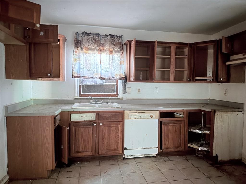 3 bedroom, 2 bathroom, 1,212 sq ft single family residence under contract at 1164 Dolphin Drive, Atlanta, GA 30311 — photo 5