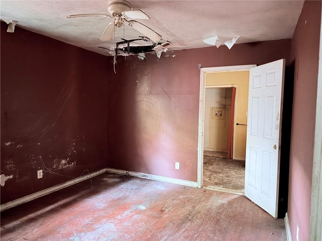 3 bedroom, 2 bathroom, 1,212 sq ft single family residence under contract at 1164 Dolphin Drive, Atlanta, GA 30311 — photo 8