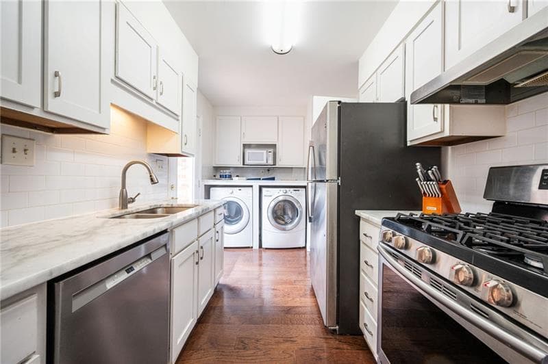 3 bedroom, 3 bathroom, 1,944 sq ft townhouse for sale at 1470 Leafmore Place, Decatur, GA 30033 — photo 9