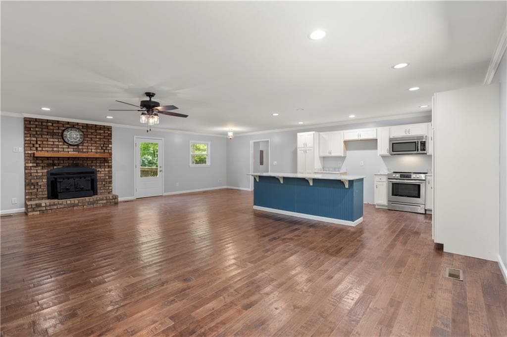 3 bedroom, 3 bathroom, 2,796 sq ft single family residence under contract at 211 Race Horse Drive, Summerville, GA 30747 — photo 5