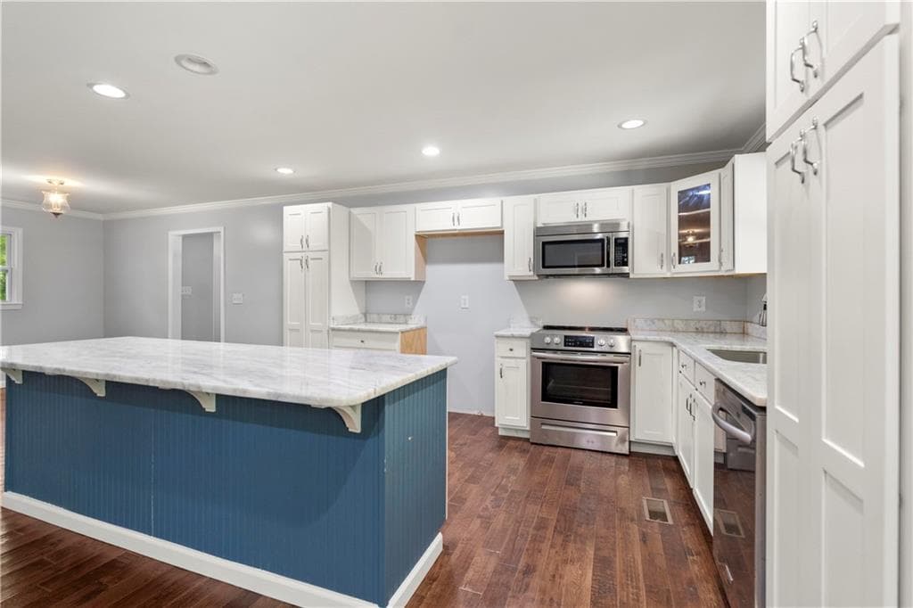 3 bedroom, 3 bathroom, 2,796 sq ft single family residence under contract at 211 Race Horse Drive, Summerville, GA 30747 — photo 10