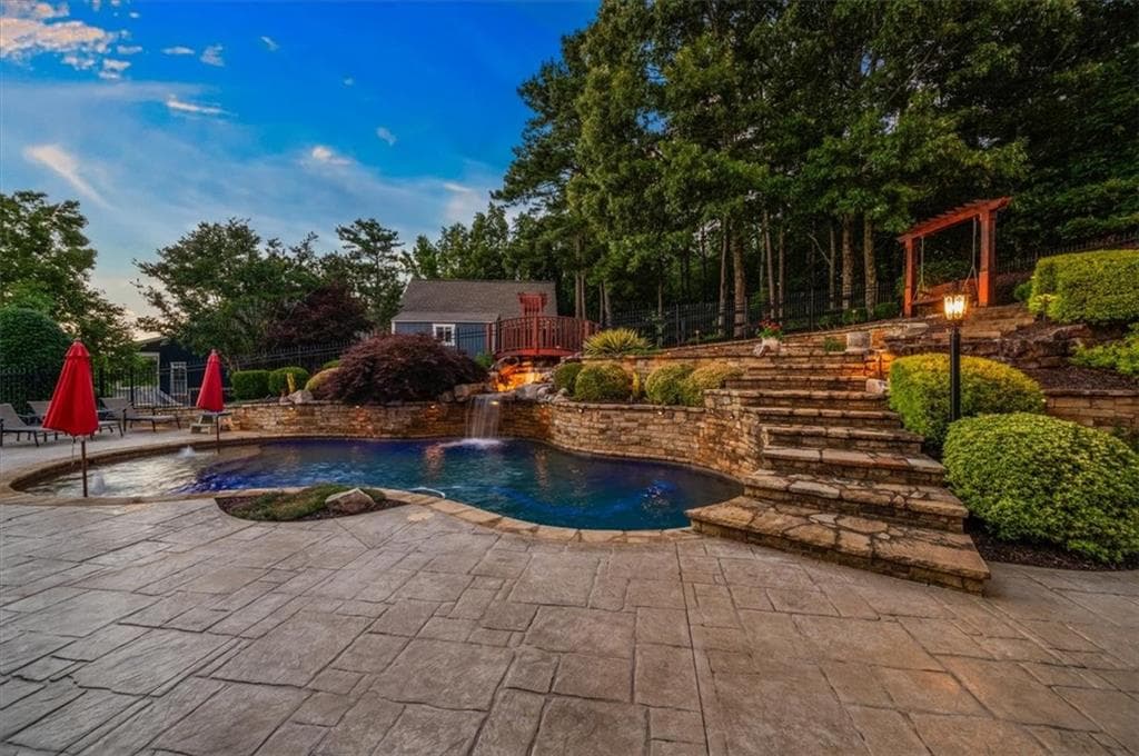 4 bedroom, 3 bathroom, 2,779 sq ft single family residence for sale at 20 Lake Overlook Drive, White, GA 30184 — photo 2