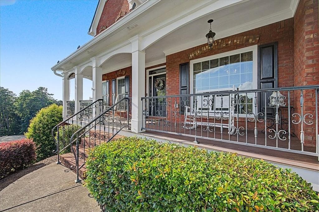 4 bedroom, 3 bathroom, 2,779 sq ft single family residence for sale at 20 Lake Overlook Drive, White, GA 30184 — photo 6