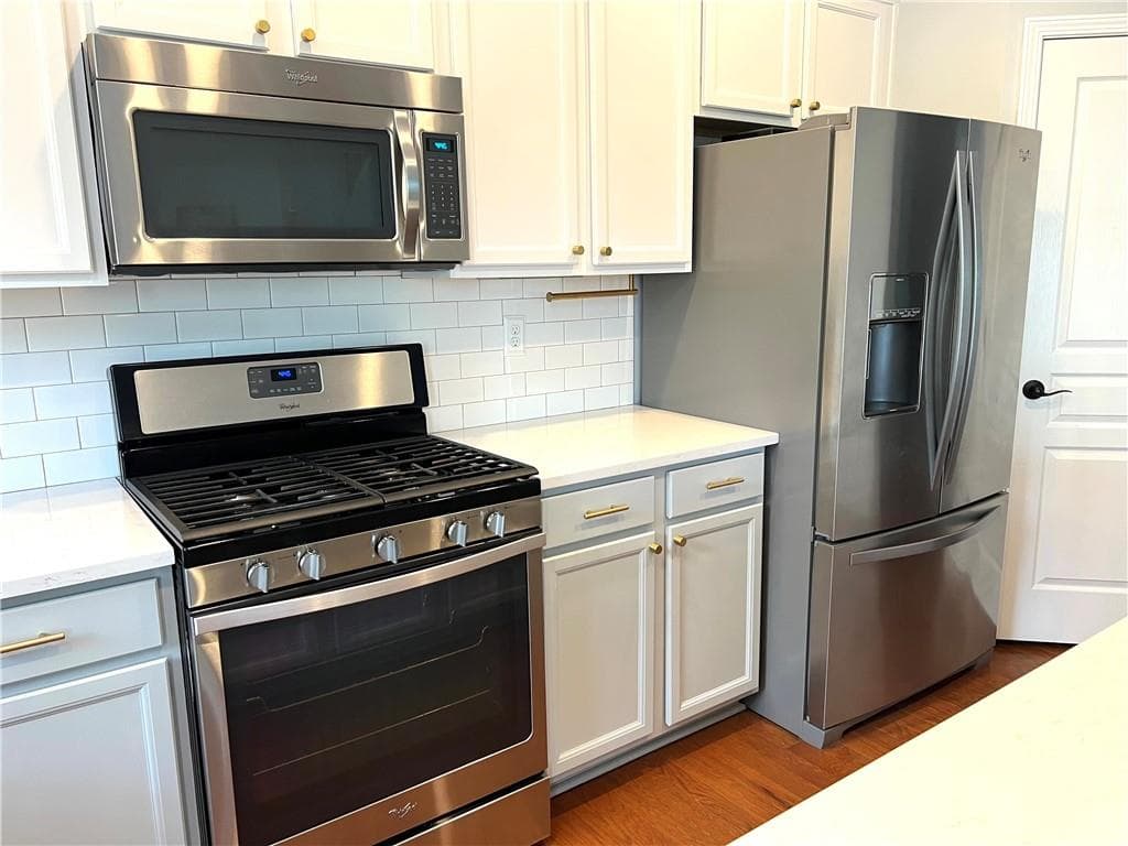 4 bedroom, 3 bathroom, 2,402 sq ft single family residence under contract at 713 Lorimore Pass, Canton, GA 30115 — photo 8
