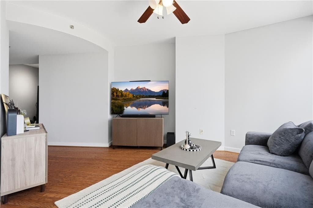 1 bedroom, 1 bathroom, 781 sq ft condominium for sale at 3338 Peachtree Road 1804, Atlanta, GA 30326 — photo 7