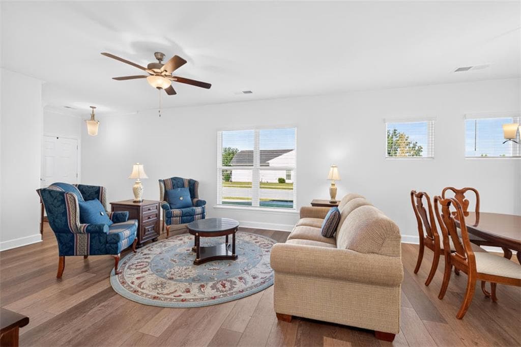 3 bedroom, 2 bathroom, 1,600 sq ft single family residence under contract at 5939 Rollingwood Way, Hoschton, GA 30548 — photo 4