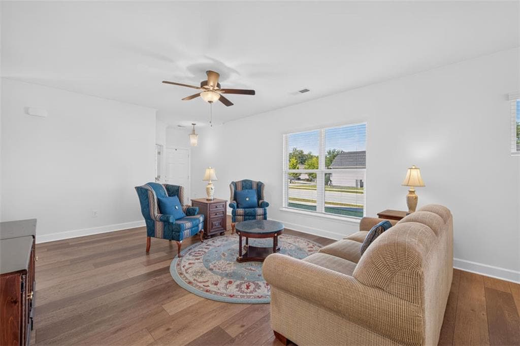 3 bedroom, 2 bathroom, 1,600 sq ft single family residence under contract at 5939 Rollingwood Way, Hoschton, GA 30548 — photo 6