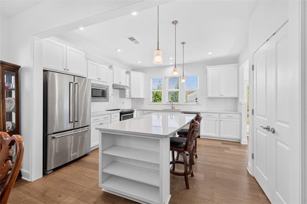 3 bedroom, 2 bathroom, 1,600 sq ft single family residence under contract at 5939 Rollingwood Way, Hoschton, GA 30548 — photo 8