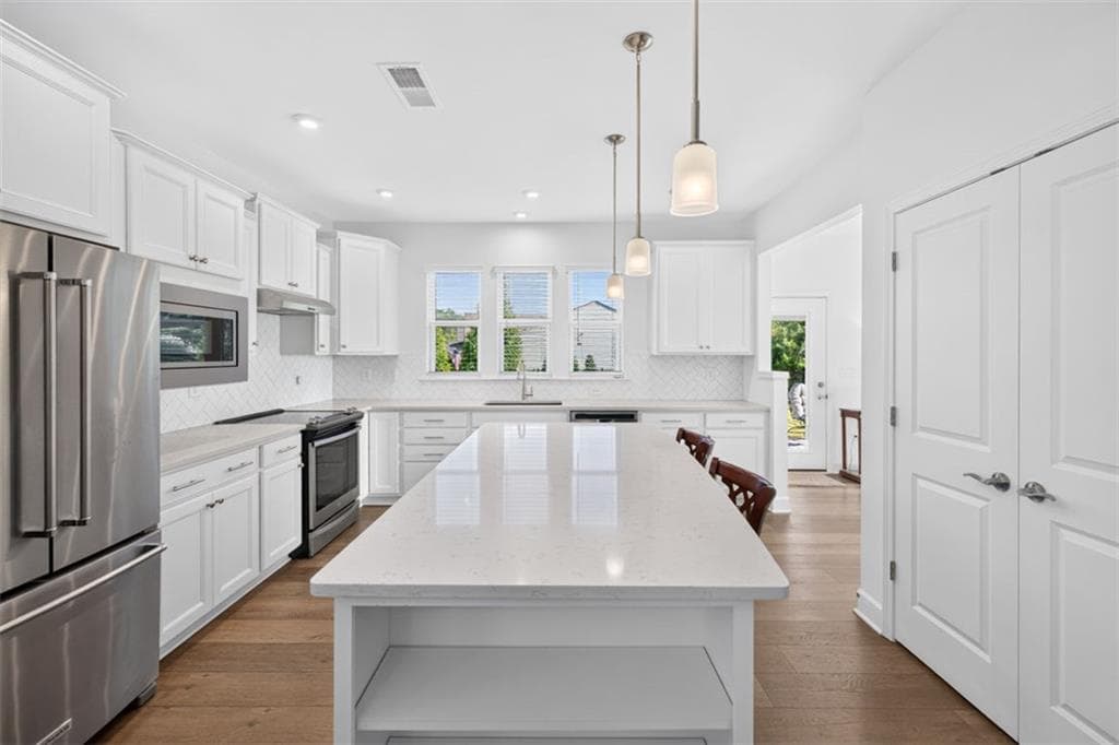 3 bedroom, 2 bathroom, 1,600 sq ft single family residence under contract at 5939 Rollingwood Way, Hoschton, GA 30548 — photo 9