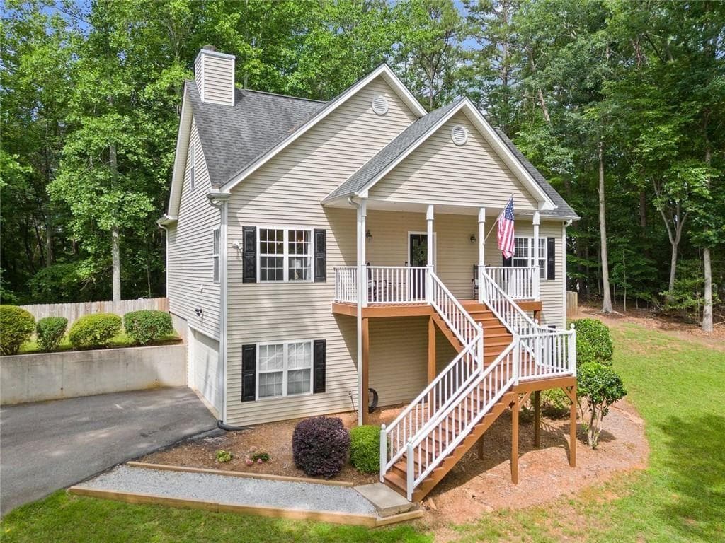 3 bedroom, 3 bathroom, 2,158 sq ft single family residence under contract at 267 Martins Grove Road, Dahlonega, GA 30533 — photo 4