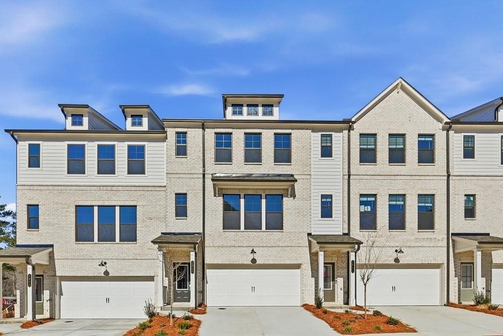 4 bedroom, 4 bathroom, 2,375 sq ft townhouse under contract at 2843 Rosehall Way, Lawrenceville, GA 30043