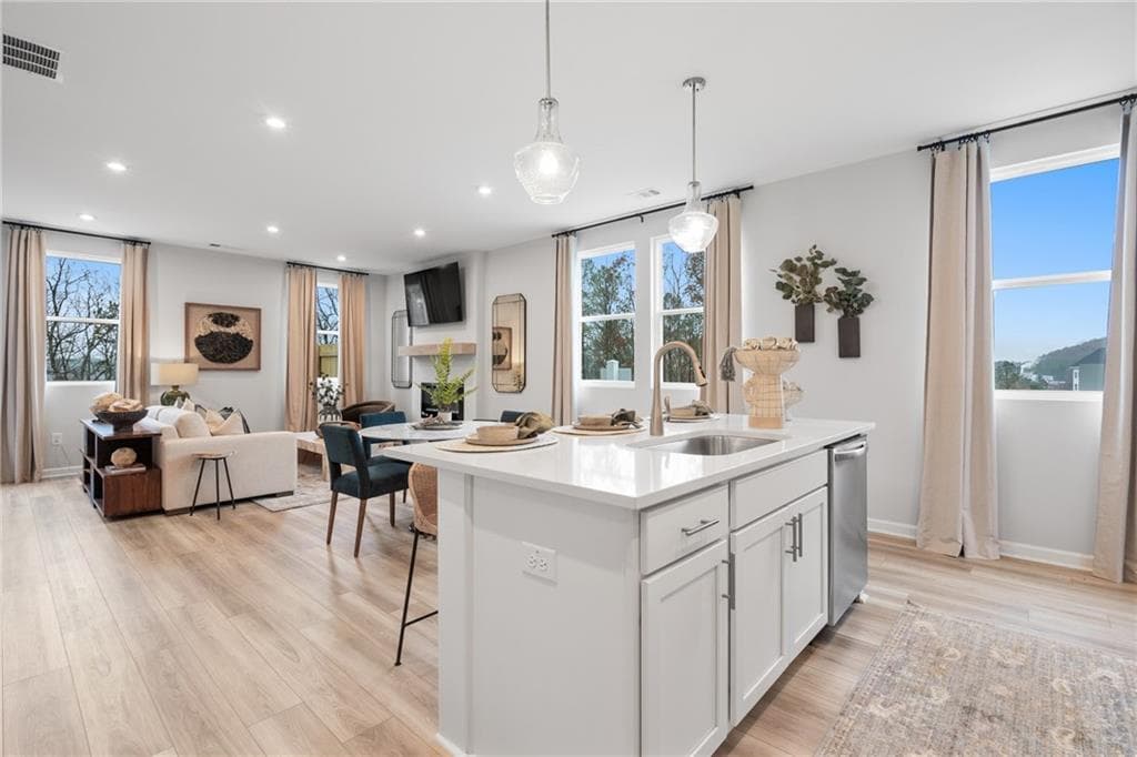 3 bedroom, 3 bathroom, 1,642 sq ft townhouse for sale at 532 Crown Ridge Drive, Emerson, GA 30120 — photo 6