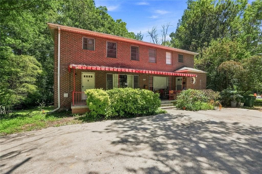 duplex for sale at 1515 Beech Valley Way, Atlanta, GA 30306 — photo 3