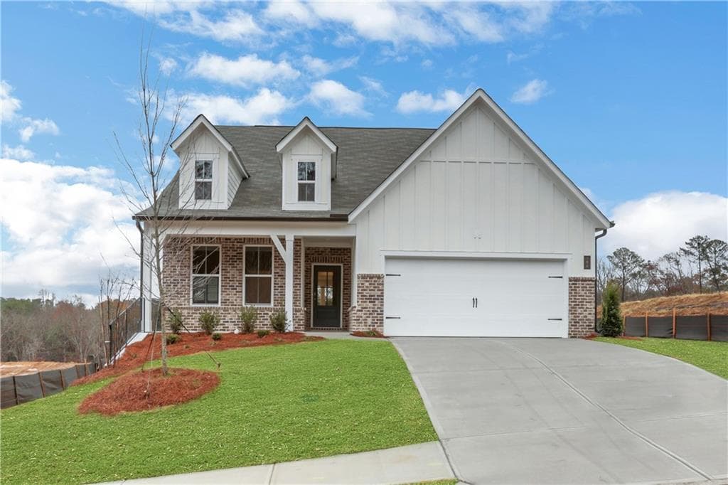 4 bedroom, 3 bathroom, 2,425 sq ft single family residence for sale at 164 Henley Street, Canton, GA 30114 — photo 2