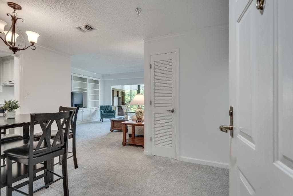 1 bedroom, 1 bathroom, 872 sq ft condominium for sale at 1800 Clairmont Lake A623, Decatur, GA 30033 — photo 8