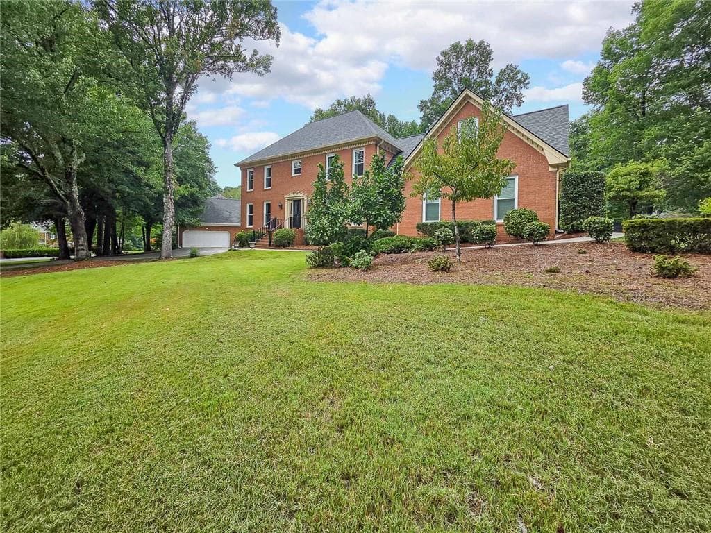 6 bedroom, 5 bathroom, 5,305 sq ft single family residence for sale at 5616 Broxton Circle, Peachtree Corners, GA 30092 — photo 3