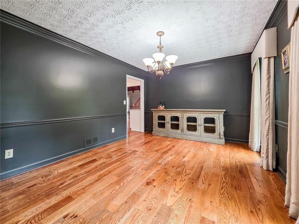 6 bedroom, 5 bathroom, 5,305 sq ft single family residence for sale at 5616 Broxton Circle, Peachtree Corners, GA 30092 — photo 6