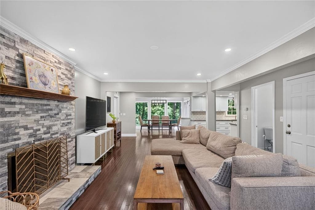 4 bedroom, 3 bathroom, 3,703 sq ft single family residence for sale at 4371 Vintage Lane, Dunwoody, GA 30338 — photo 9