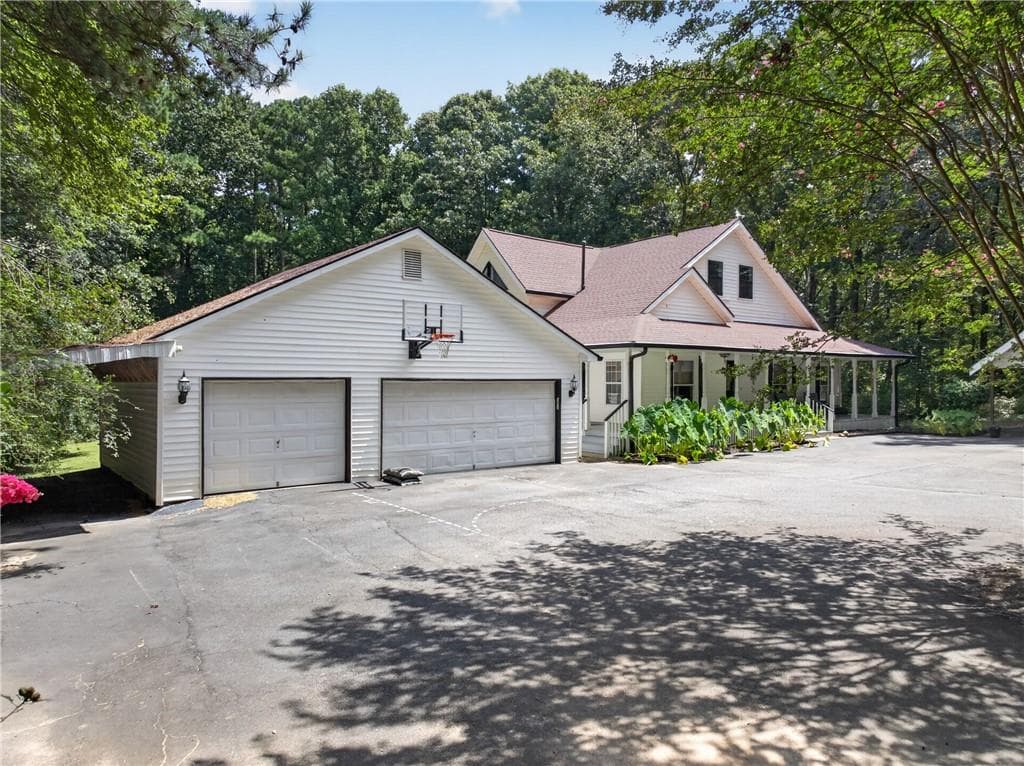 4 bedroom, 4 bathroom, 3,277 sq ft single family residence for sale at 2856 Old Peachtree Road, Dacula, GA 30019 — photo 4