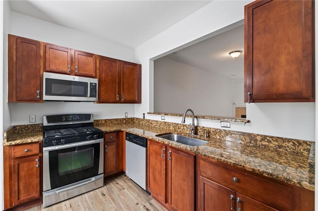 2 bedroom, 3 bathroom, 1,548 sq ft townhouse for rent at 585 McWilliams Road 2603, Atlanta, GA 30315 for $1,750 a month — photo 2