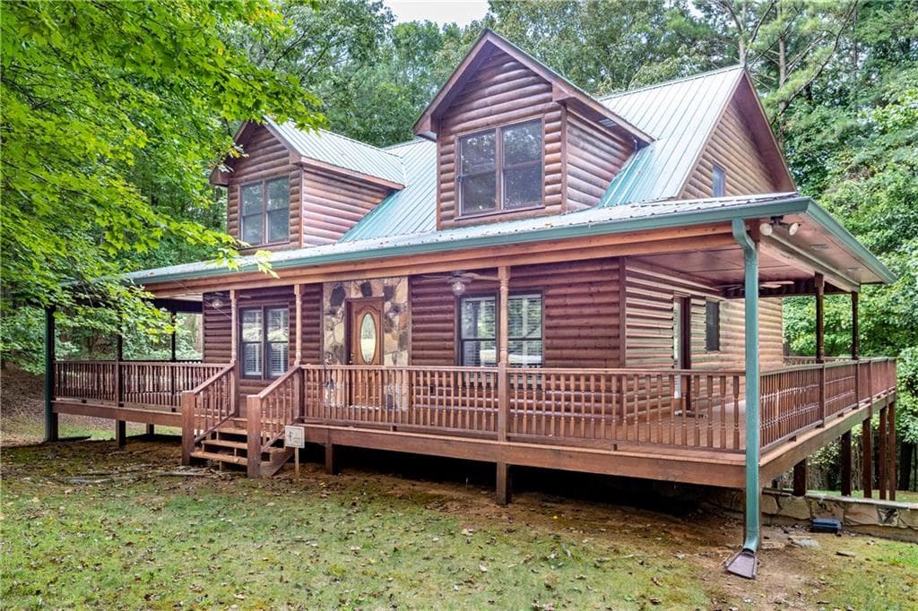 3 bedroom, 4 bathroom, 2,600 sq ft home for sale at 7 Lakeview Circle, Ellijay, GA