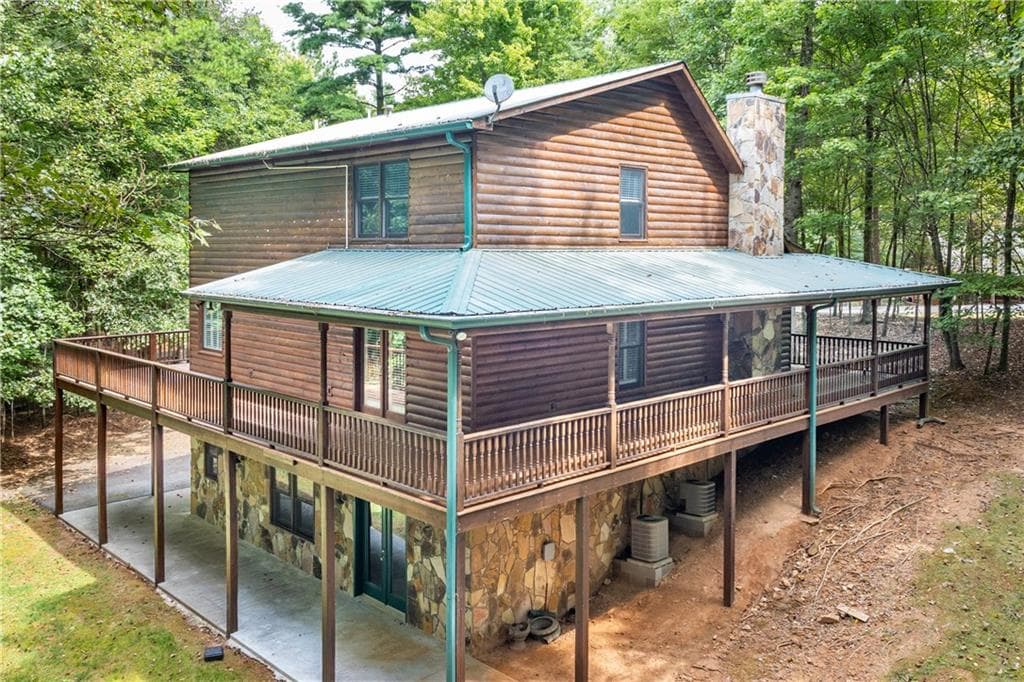 3 bedroom, 4 bathroom, 2,600 sq ft single family residence for sale at 7 Lakeview Circle, Ellijay, GA 30536 — photo 2
