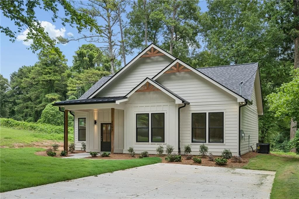 3 bedroom, 2 bathroom, 1,670 sq ft single family residence for sale at 2593 Abner Place, Atlanta, GA 30318