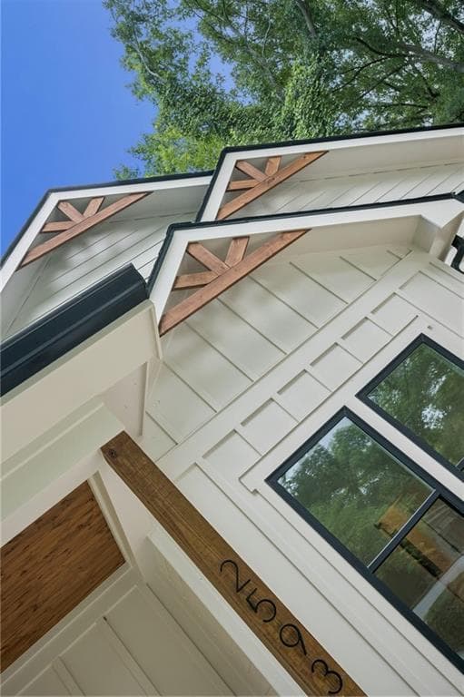 3 bedroom, 2 bathroom, 1,670 sq ft single family residence for sale at 2593 Abner Place, Atlanta, GA 30318 — photo 6