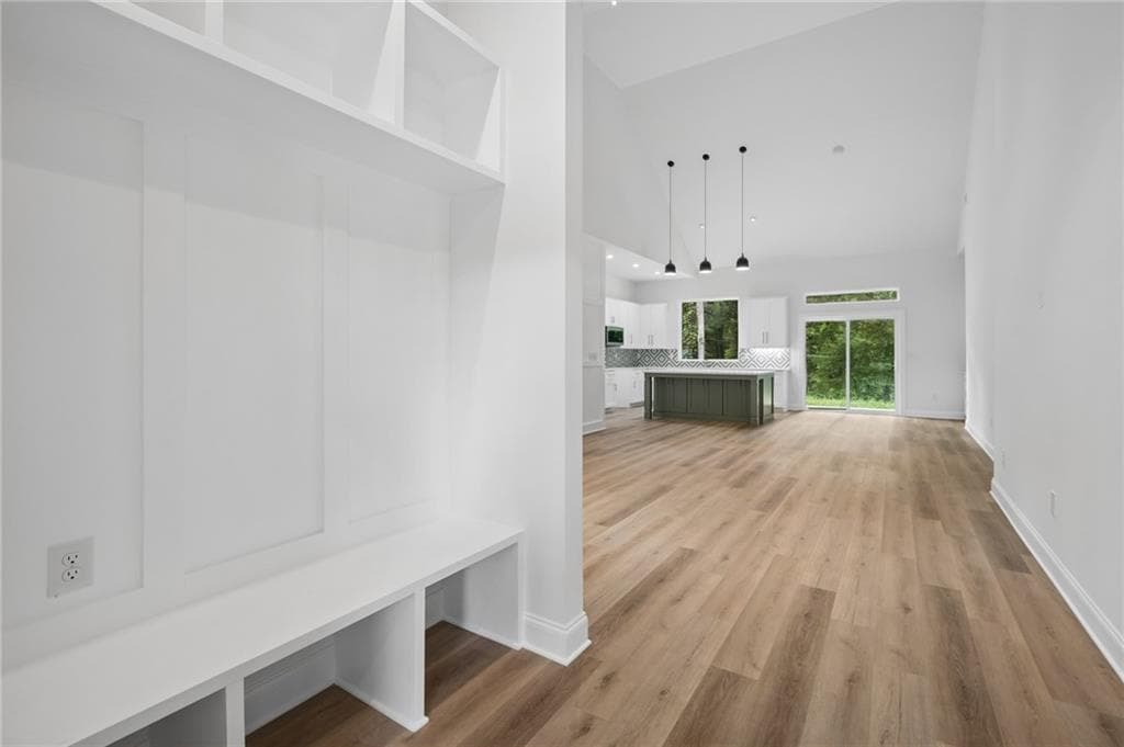 3 bedroom, 2 bathroom, 1,670 sq ft single family residence for sale at 2593 Abner Place, Atlanta, GA 30318 — photo 7