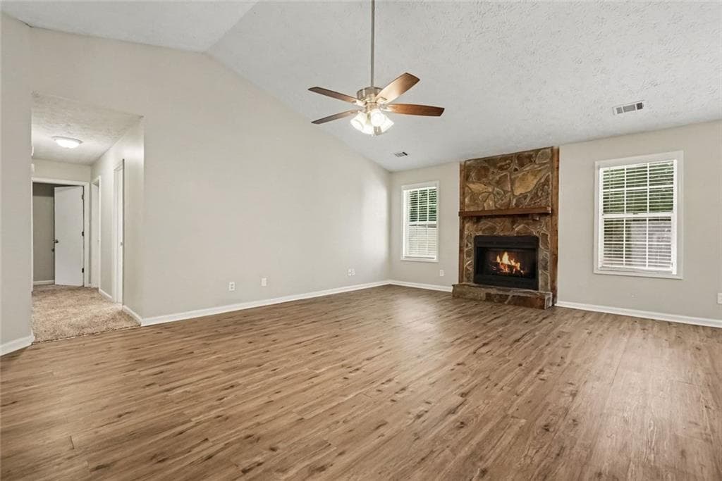 3 bedroom, 2 bathroom, 1,396 sq ft single family residence for sale at 911 Riverstone Way, Woodstock, GA 30188 — photo 3