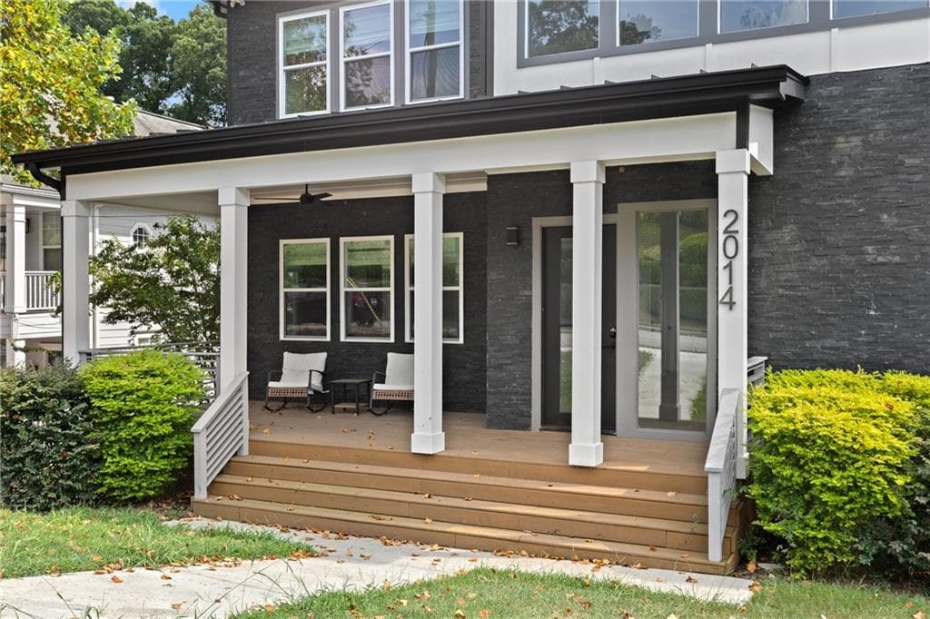5 bedroom, 4 bathroom, 3,900 sq ft single family residence for sale at 2014 Cambridge Avenue, College Park, GA 30337 — photo 4