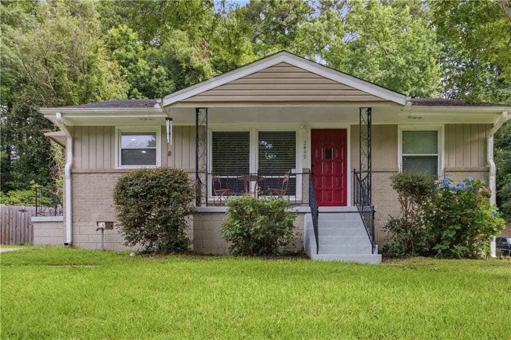 3 bedroom, 2 bathroom, 1,088 sq ft single family residence under contract at 2609 Harmony Way, Atlanta, GA 30344 — photo 2
