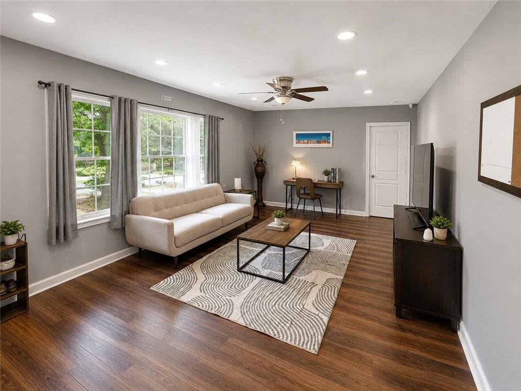 4 bedroom, 2 bathroom, 1,540 sq ft single family residence for sale at 1821 Sandringham Drive, Atlanta, GA 30311 — photo 2