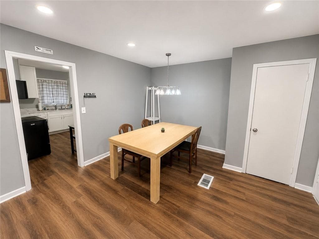 4 bedroom, 2 bathroom, 1,540 sq ft single family residence for sale at 1821 Sandringham Drive, Atlanta, GA 30311 — photo 5