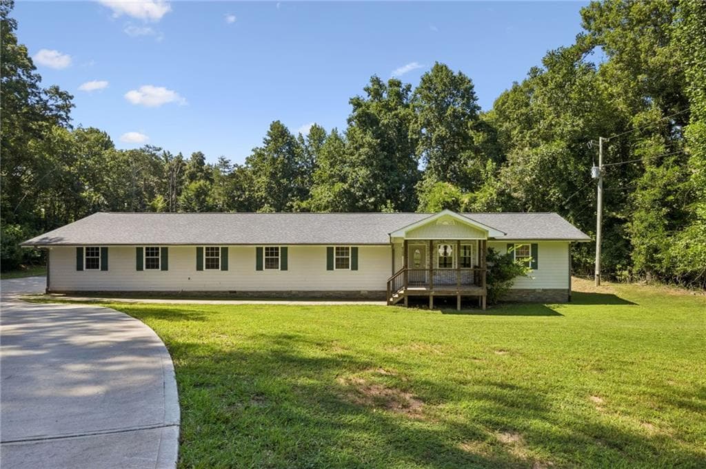 4 bedroom, 2 bathroom, 2,670 sq ft single family residence for sale at 6113 Grant Ford Road, Gainesville, GA 30506 — photo 2