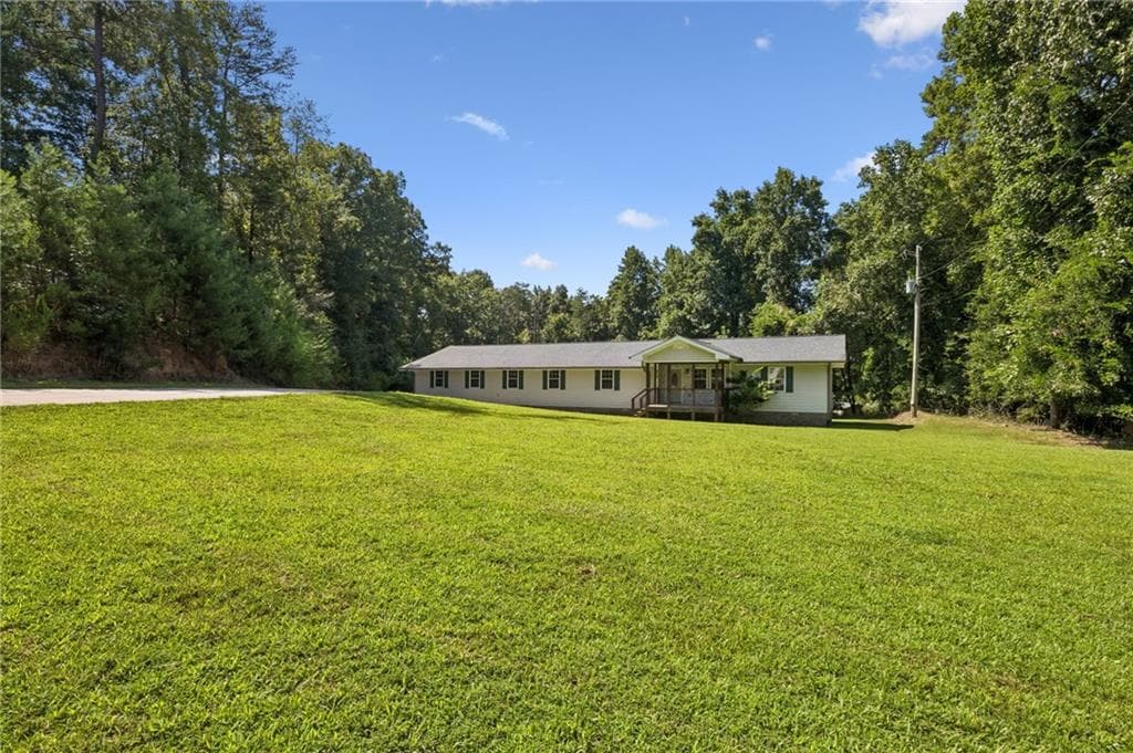 4 bedroom, 2 bathroom, 2,670 sq ft single family residence for sale at 6113 Grant Ford Road, Gainesville, GA 30506 — photo 3
