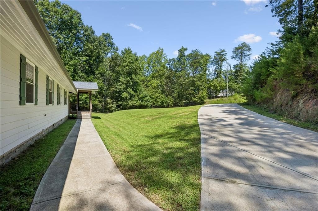 4 bedroom, 2 bathroom, 2,670 sq ft single family residence for sale at 6113 Grant Ford Road, Gainesville, GA 30506 — photo 5
