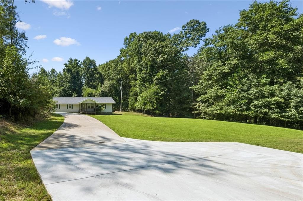 4 bedroom, 2 bathroom, 2,670 sq ft single family residence for sale at 6113 Grant Ford Road, Gainesville, GA 30506 — photo 6