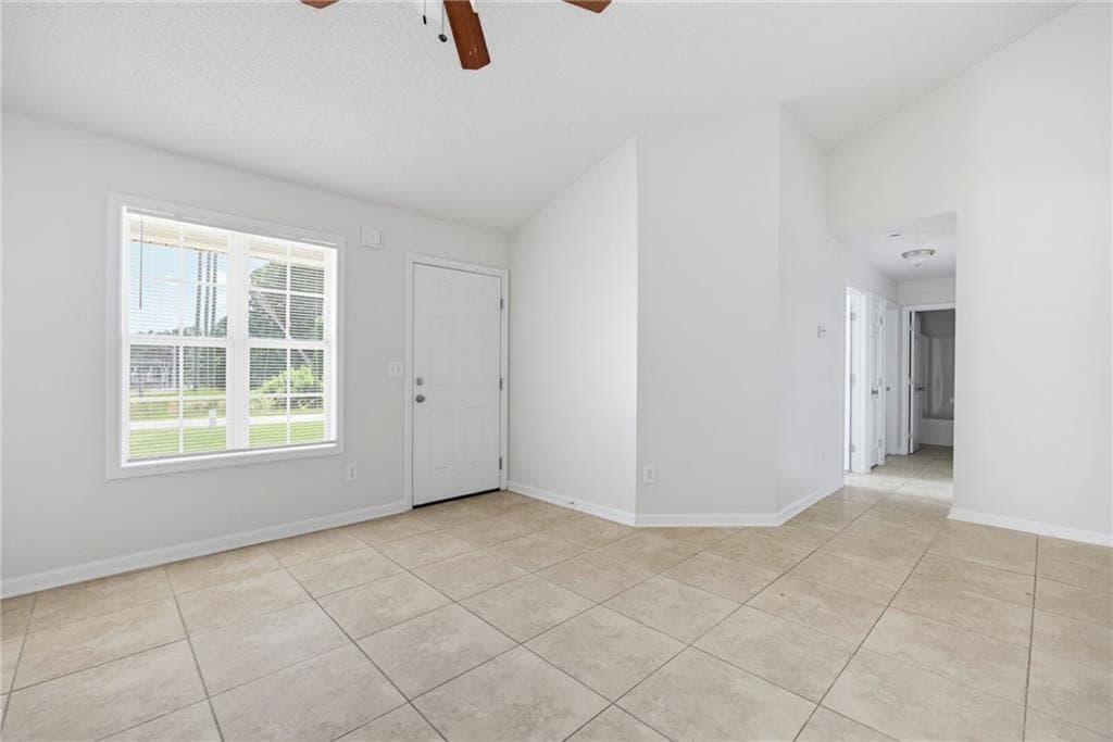 3 bedroom, 2 bathroom, 1,281 sq ft single family residence under contract at 1646 Holly Springs Road, Rockmart, GA 30153 — photo 3