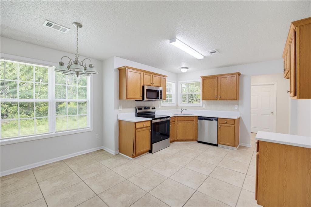 3 bedroom, 2 bathroom, 1,281 sq ft single family residence under contract at 1646 Holly Springs Road, Rockmart, GA 30153 — photo 5
