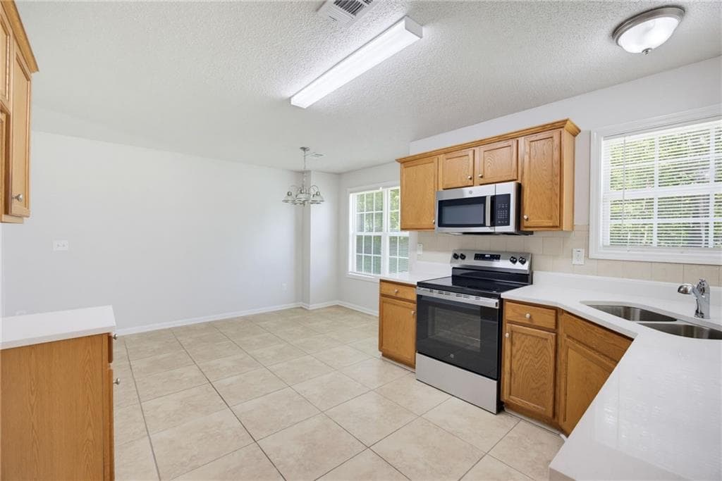 3 bedroom, 2 bathroom, 1,281 sq ft single family residence under contract at 1646 Holly Springs Road, Rockmart, GA 30153 — photo 8