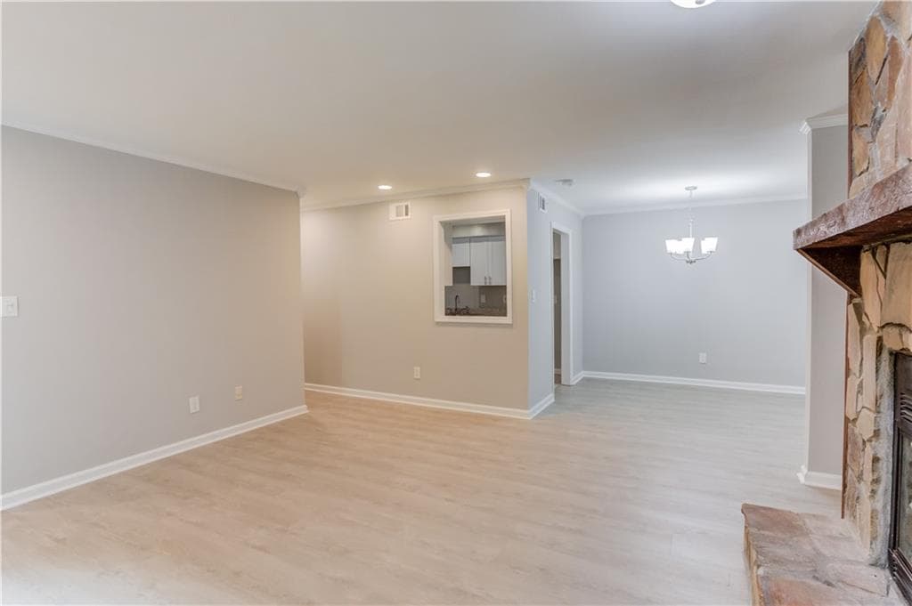 2 bedroom, 2 bathroom, 1,200 sq ft condominium for sale at 5907 Woodmont Boulevard, Peachtree Corners, GA 30092 — photo 4