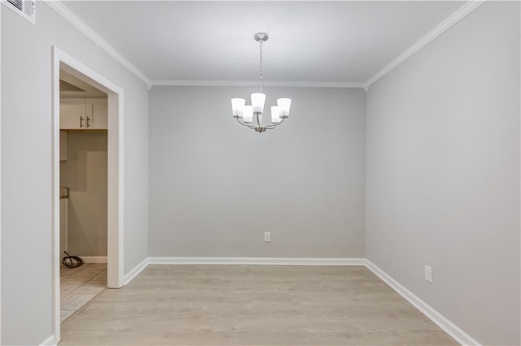 2 bedroom, 2 bathroom, 1,200 sq ft condominium for sale at 5907 Woodmont Boulevard, Peachtree Corners, GA 30092 — photo 5