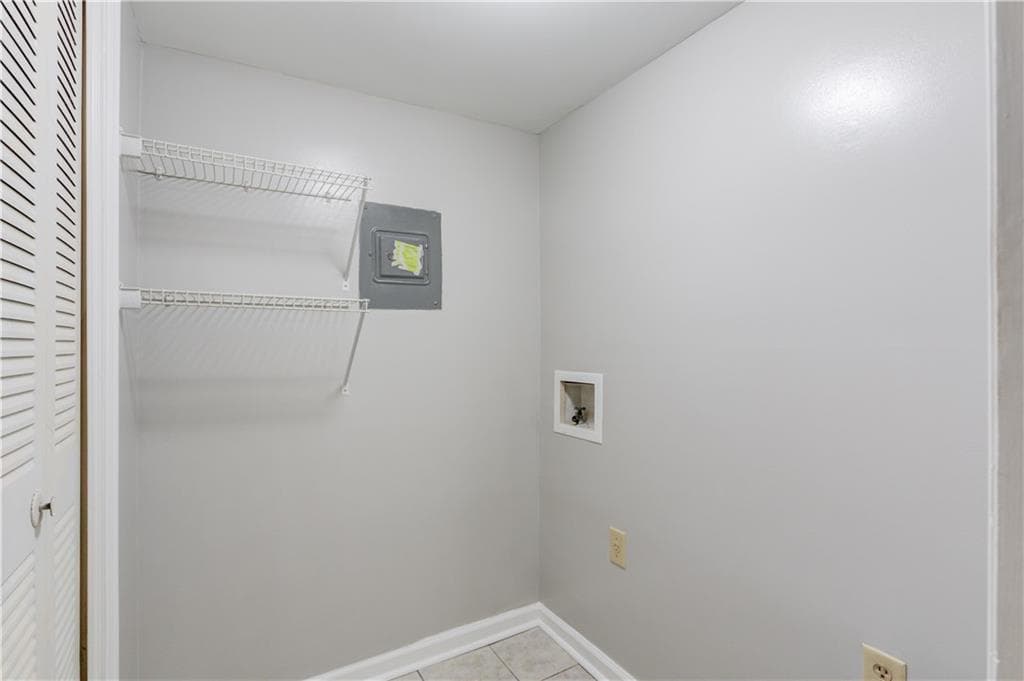 2 bedroom, 2 bathroom, 1,200 sq ft condominium for sale at 5907 Woodmont Boulevard, Peachtree Corners, GA 30092 — photo 9