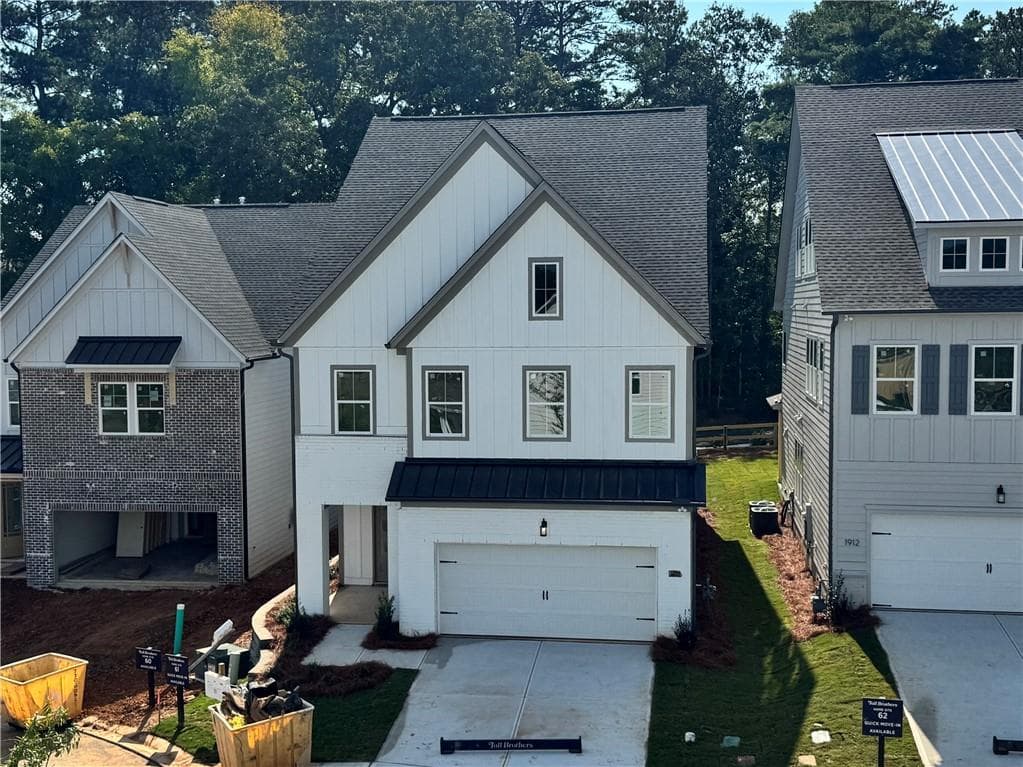 4 bedroom, 4 bathroom, 3,659 sq ft single family residence for sale at 1916 Allyan Drive, Marietta, GA 30066 — photo 3