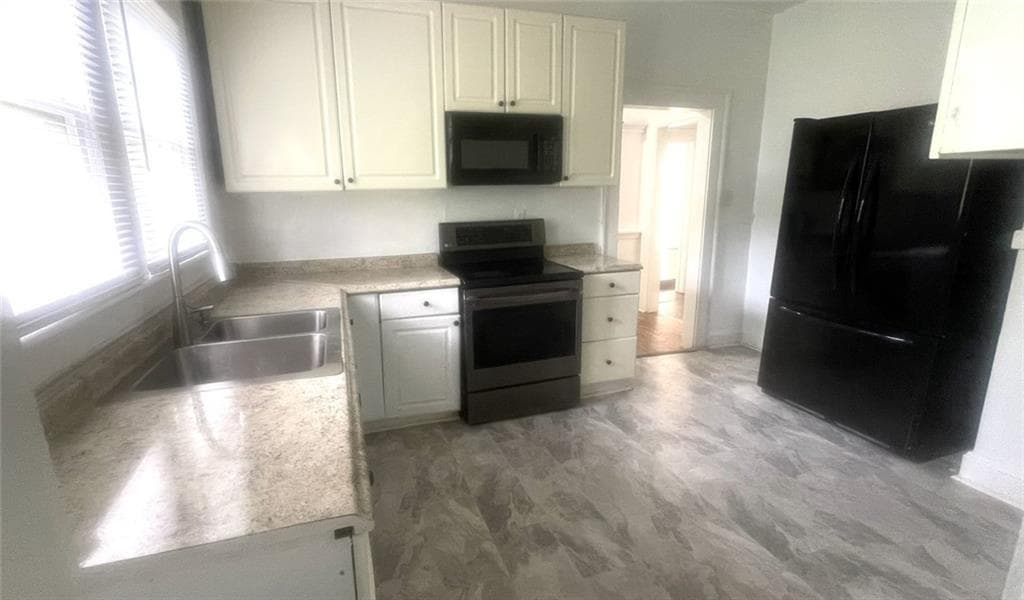 3 bedroom, 2 bathroom, 3,040 sq ft single family residence for rent at 770 N Evelyn Place, Atlanta, GA 30318 for $1,900 a month — photo 3