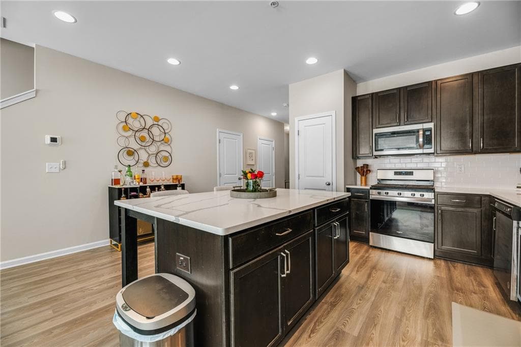 3 bedroom, 3 bathroom, 1,535 sq ft townhouse for sale at 2893 Royal Heights Drive, Atlanta, GA 30318 — photo 8